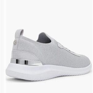 Modesty Sneaker (Women 6,5)Anne Klein